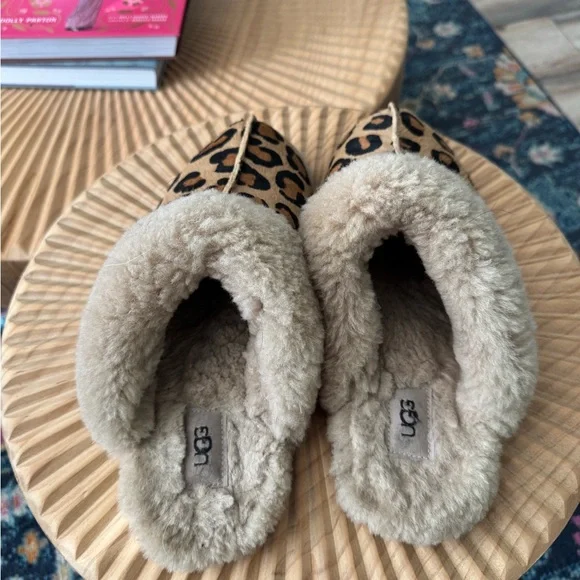 Ugg Scuffette II Genuine Shearling Slipper size 11 leopard - Picture 4 of 7